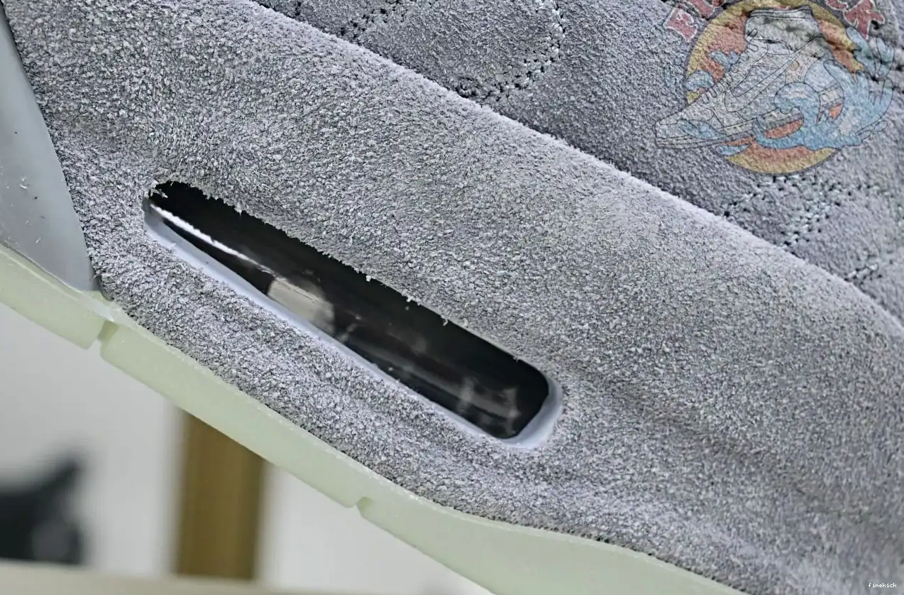 kaws Air 4 retro Jordan Jordan 0520